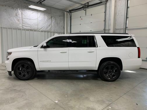 2017 Chevrolet Suburban LT