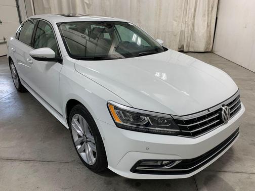 2017 Volkswagen Passat V6 SEL Premium