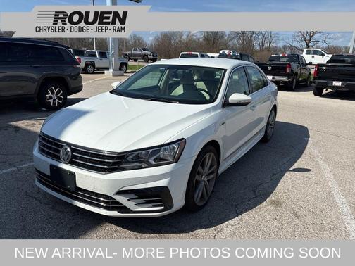 Pure White 2017 Volkswagen Passat 1.8T R-Line