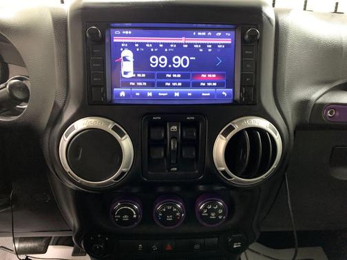 2011 Jeep Wrangler Unlimited Sahara