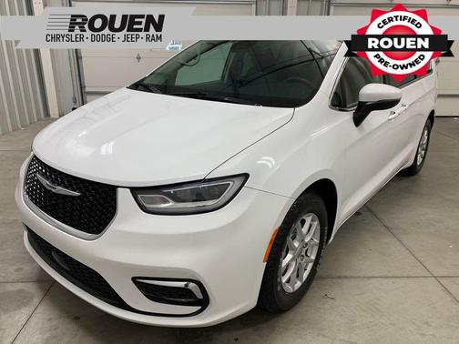 2023 Chrysler Pacifica Touring-L