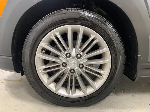 2020 Hyundai KONA SEL