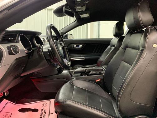 2020 Ford Mustang EcoBoost Premium