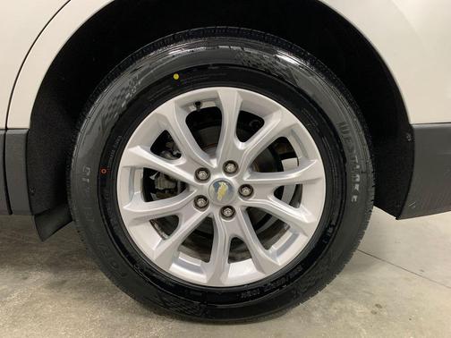 Silver Ice Metallic 2019 Chevrolet Equinox 3LT