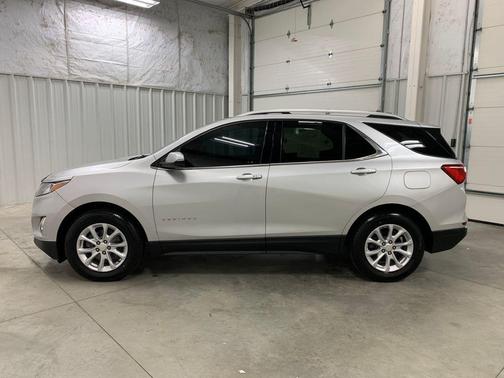 Silver Ice Metallic 2019 Chevrolet Equinox 3LT