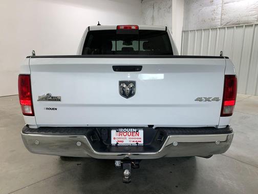 Bright White Clearcoat 2018 RAM 1500 Big Horn
