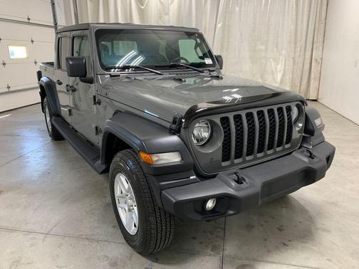 2020 Jeep Gladiator Sport