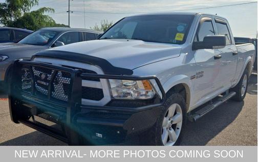 2016 RAM 1500 SLT