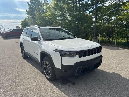 Bright White Clearcoat 2026 Jeep Cherokee LAREDO/LIMITED
