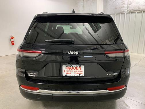 2024 Jeep Grand Cherokee Laredo