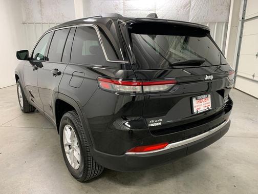 2024 Jeep Grand Cherokee Laredo