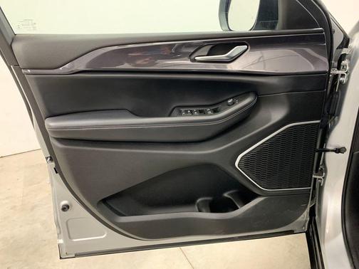 2021 Jeep Grand Cherokee L Laredo