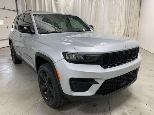 2022 Jeep Grand Cherokee Altitude
