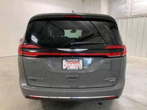 Ceramic Gray Clearcoat 2021 Chrysler Pacifica Limited