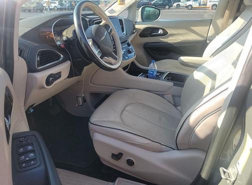 Ceramic Gray Clearcoat 2021 Chrysler Pacifica Limited