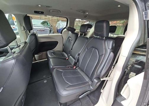 2019 Chrysler Pacifica Touring-L