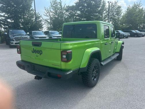 2025 Jeep Gladiator Sport