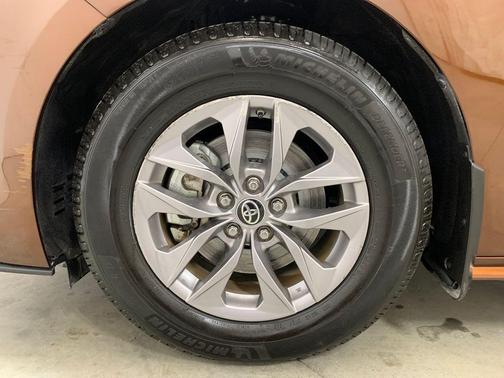 2022 Toyota Sienna XLE