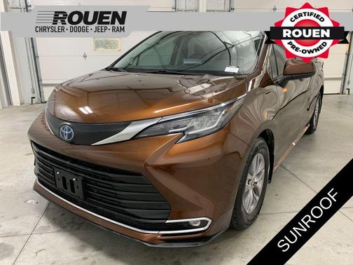 2022 Toyota Sienna XLE