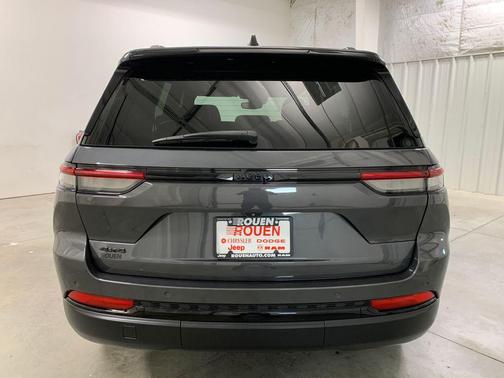 2022 Jeep Grand Cherokee Altitude