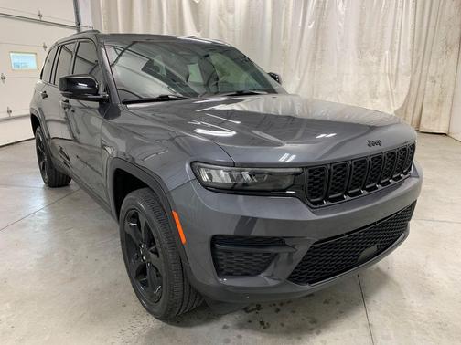 2022 Jeep Grand Cherokee Altitude