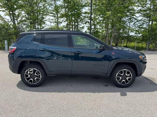 Fathom Blue Pearlcoat 2026 Jeep Compass Trailhawk