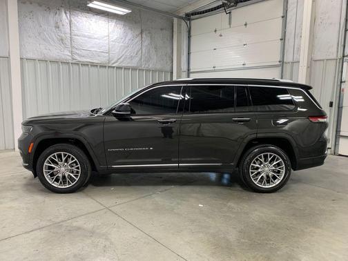 2022 Jeep Grand Cherokee L Summit