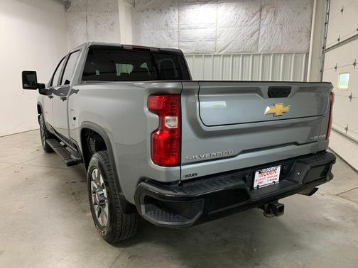 2024 Chevrolet Silverado 2500 Custom