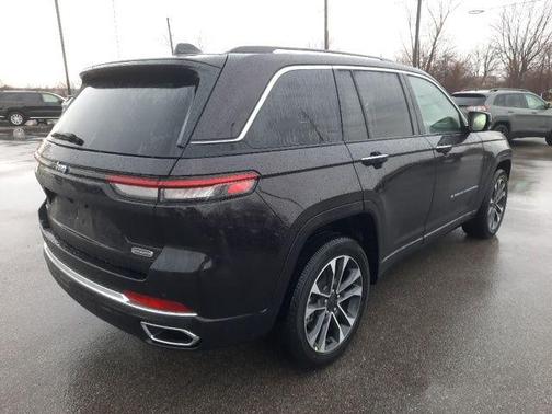 2022 Jeep Grand Cherokee 4xe Overland
