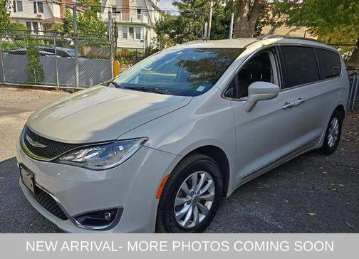2019 Chrysler Pacifica Touring-L