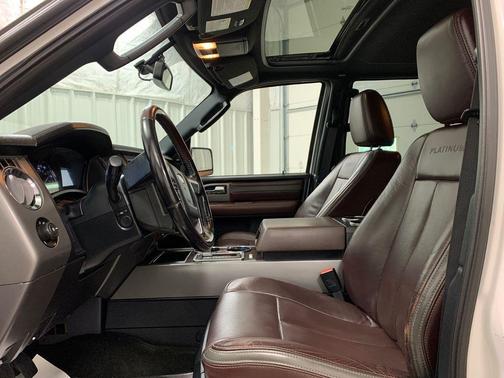 White Platinum Clearcoat Metallic 2016 Ford Expedition Platinum