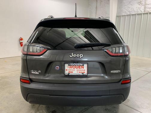 Granite Crystal Clearcoat Metallic 2019 Jeep Cherokee Latitude Plus