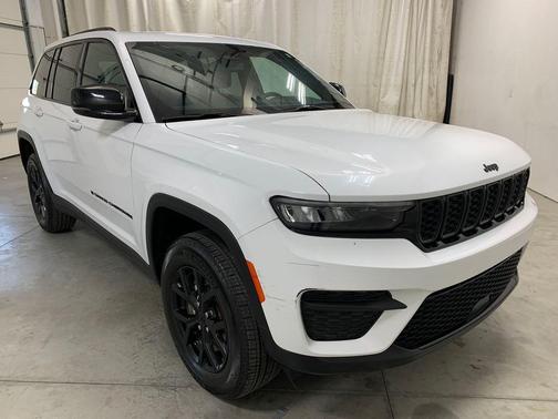 2024 Jeep Grand Cherokee Laredo
