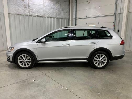 2017 Volkswagen Golf Alltrack TSI SE