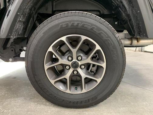 2024 Jeep Gladiator Sport