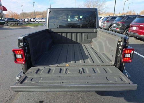 2024 Jeep Gladiator Sport