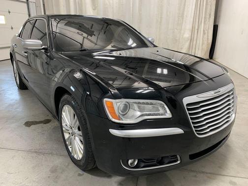 2012 Chrysler 300C Luxury Series