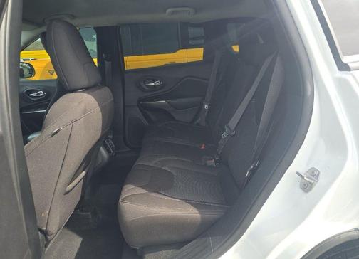 Bright White Clearcoat 2020 Jeep Cherokee Latitude