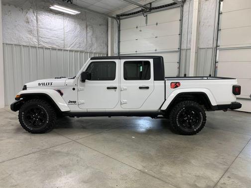 2021 Jeep Gladiator Sport