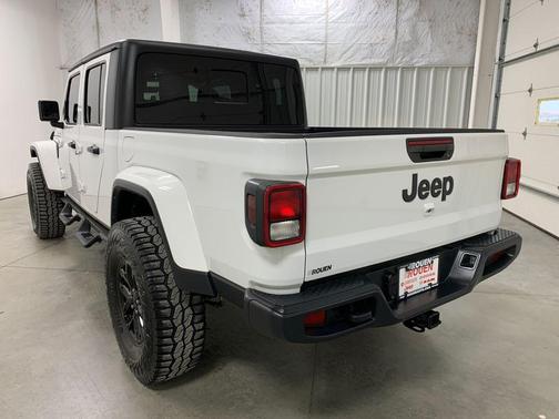 2023 Jeep Gladiator Sport