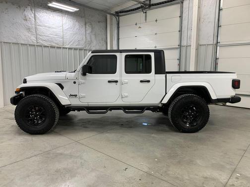 2023 Jeep Gladiator Sport