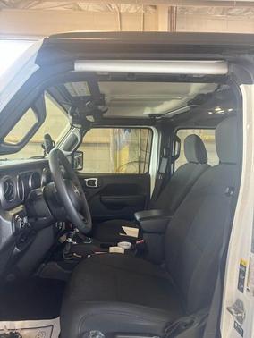 2023 Jeep Gladiator Sport