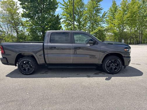 Granite Crystal Clearcoat Metallic 2026 RAM 1500 Big Horn/Lone Star