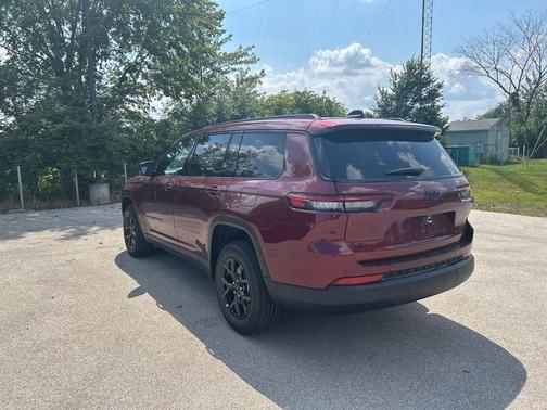 2025 Jeep Grand Cherokee L Laredo