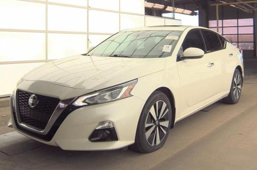White 2020 Nissan Altima 2.5 SL