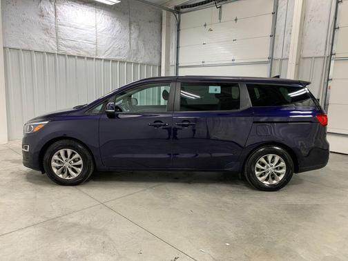 2021 Kia Sedona LX