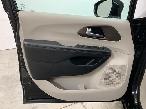 2018 Chrysler Pacifica Touring-L Plus