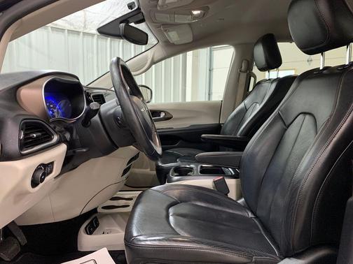 2018 Chrysler Pacifica Touring-L Plus