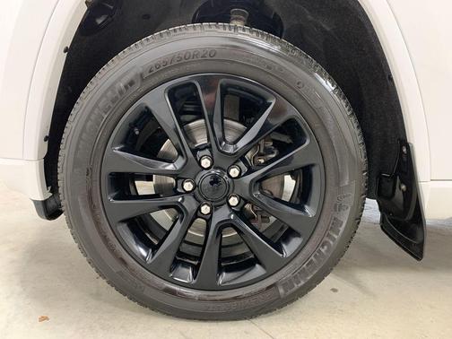 Bright White Clearcoat 2019 Jeep Grand Cherokee Altitude