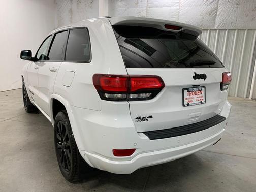 Bright White Clearcoat 2019 Jeep Grand Cherokee Altitude